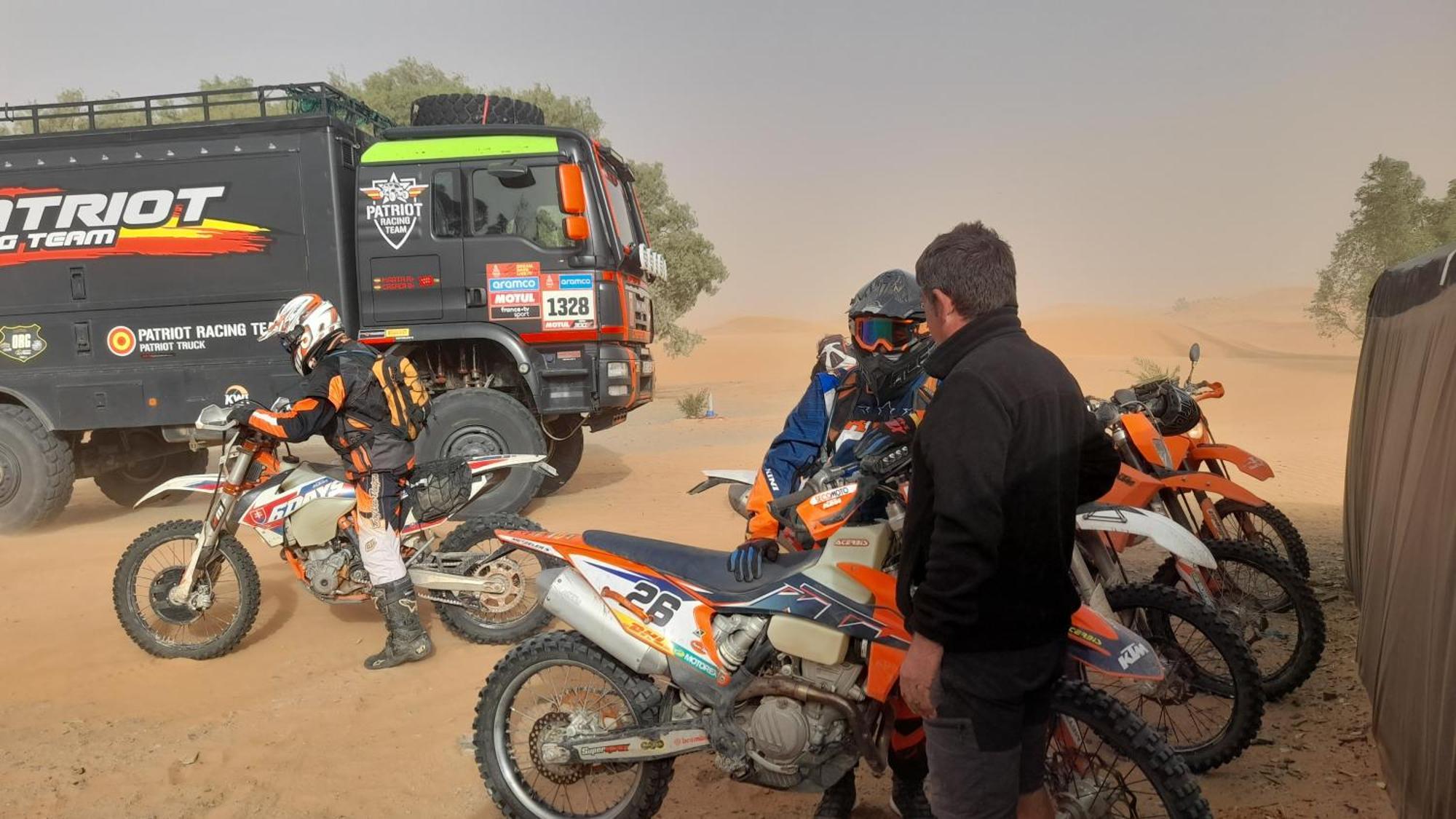 Luxury Trek Desert Camp เมอร์ซูกา ภายนอก รูปภาพ