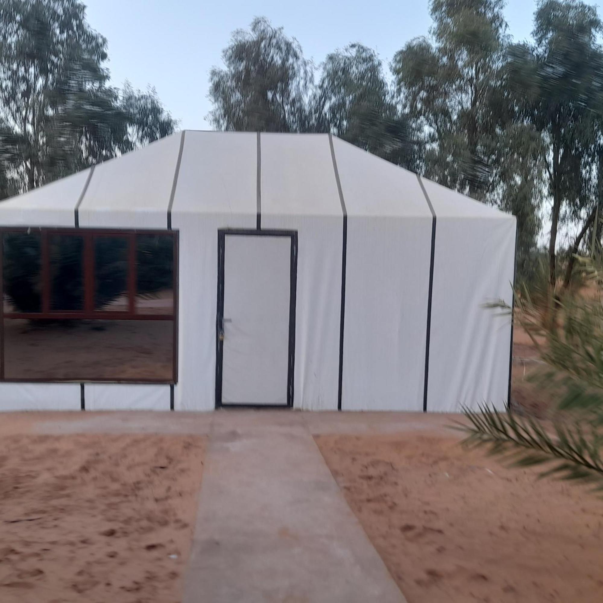 Luxury Trek Desert Camp เมอร์ซูกา ภายนอก รูปภาพ